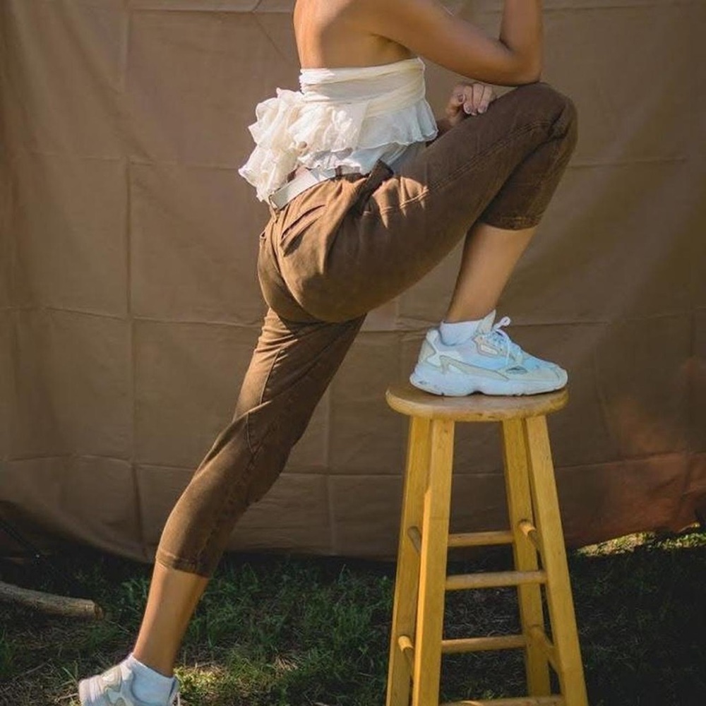 Hudson Denim Cropped Pleated Cotton Trouser Pants in Mineral Brown